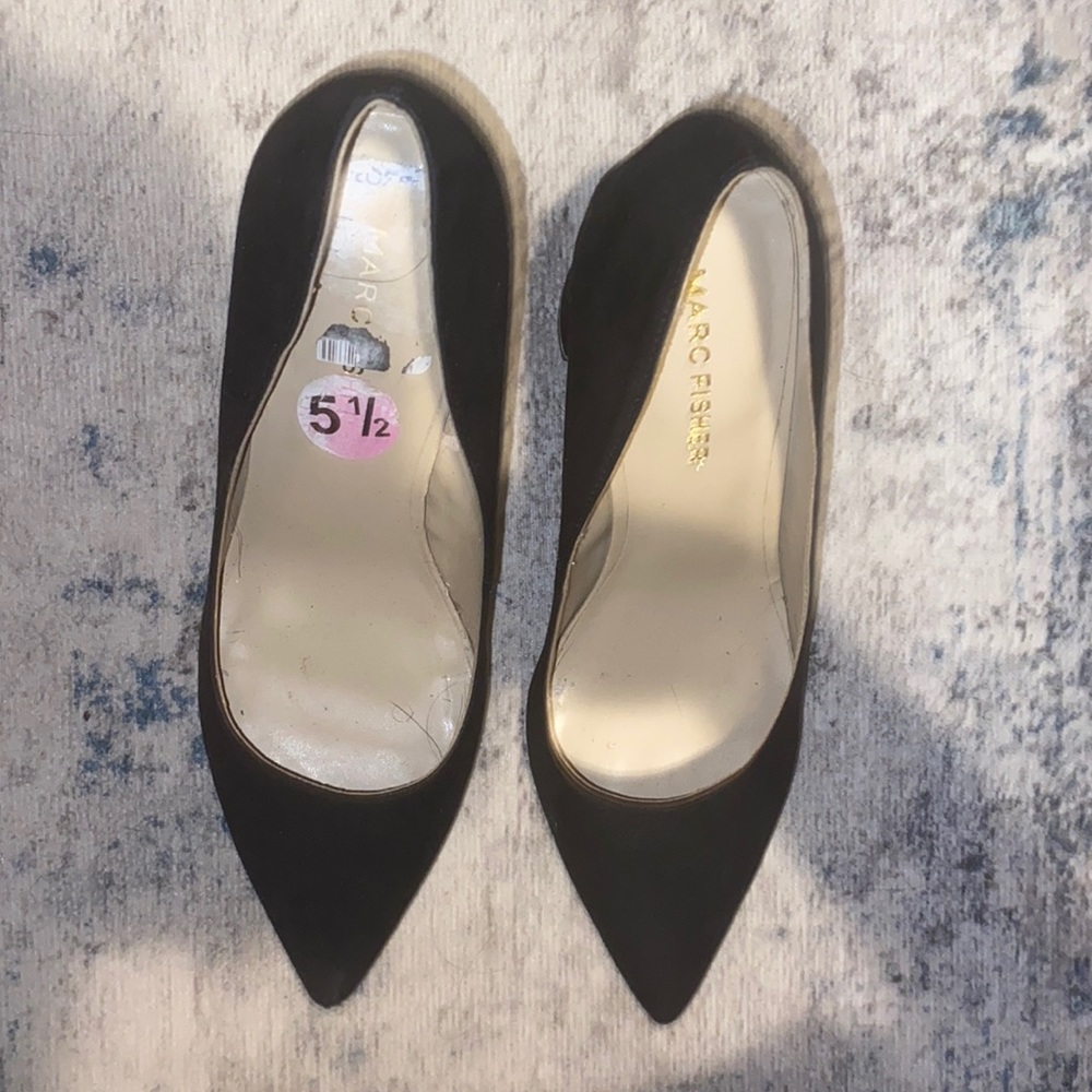 Grant fisher Size 5.5 black heels gold trim